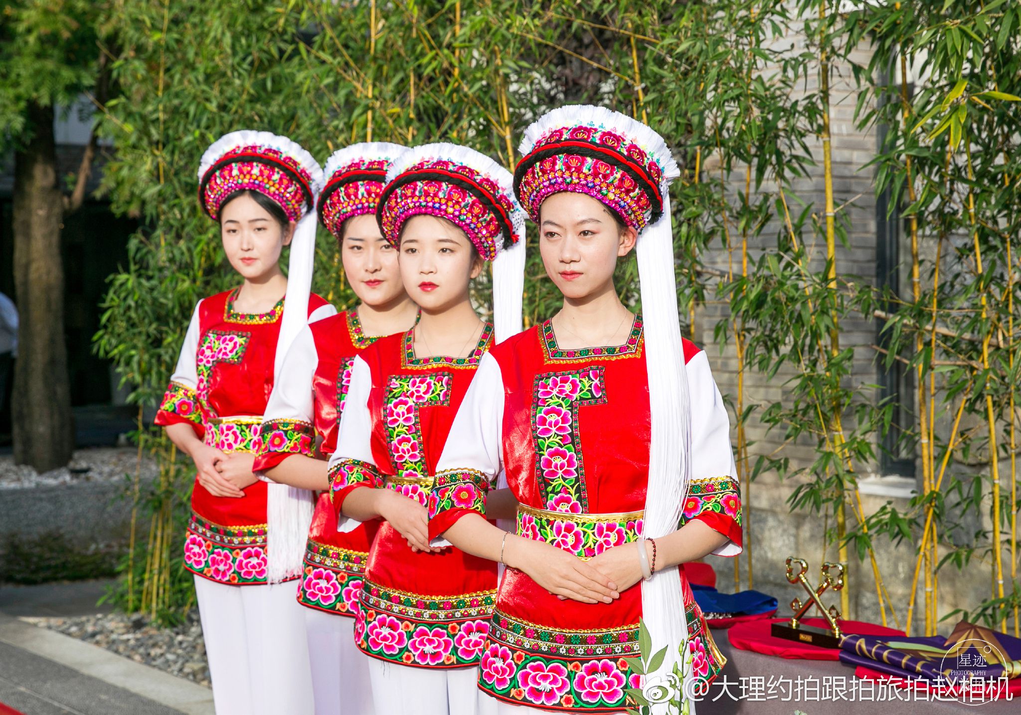 大理白族女子的民族服饰