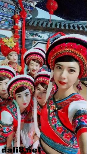 大理白族少女头饰